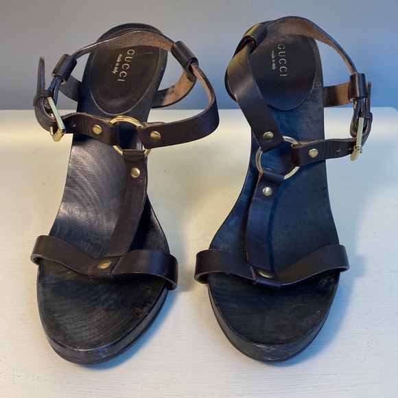 VINTAGE GUCCI! Dark brown bridle strap leather. Golden hardware & heels. - Picture 3 of 14